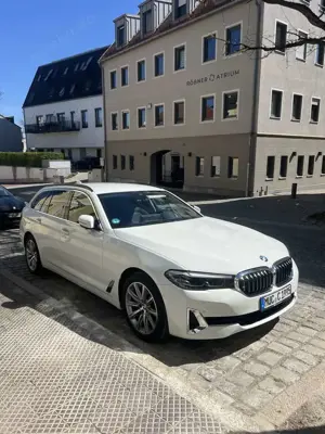 BMW 520 d xDrive T Luxury / Ambiente / Mild Hybrid
