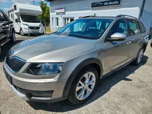 Skoda Octavia Combi Scout 4x4 Navi LED Bi-Xenon Standh