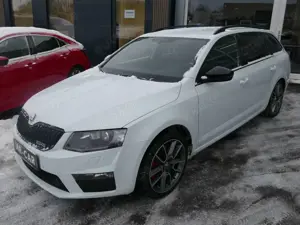 Skoda Octavia RS 2.0 TSI Combi III Leder Navi Xenon Einparkhilfe