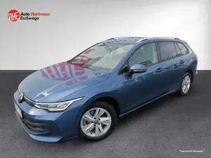 Volkswagen Golf VIII Var. 2.0 TDI Life DSG FACELIFT LED Ahk