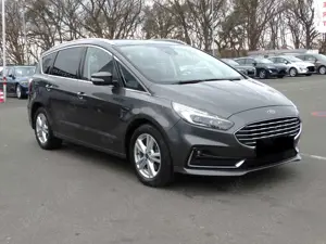 Ford S-Max Titanium