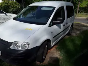 Volkswagen Caddy Life Team weiß VW, Bj. 2010, 1390 ccm Benzin, 214k