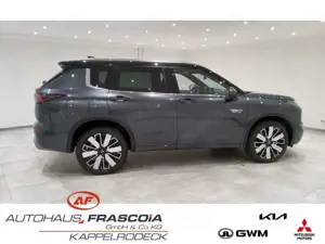 Mitsubishi Outlander Top (Luxury-Paket) 2,4 4WD Navi Leder ACC 360 grad Bild 4