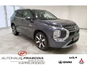 Mitsubishi Outlander Top (Luxury-Paket) 2,4 4WD Navi Leder ACC 360 grad Bild 3