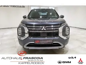 Mitsubishi Outlander Top (Luxury-Paket) 2,4 4WD Navi Leder ACC 360 grad Bild 2