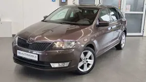 Skoda Rapid/Spaceback Spaceback 1.6 TDI Xenon 1.Hand SHZ PDC