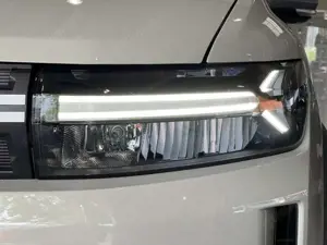 Dacia Duster Neuer Journey hybrid-G 150 4x4 Bild 4