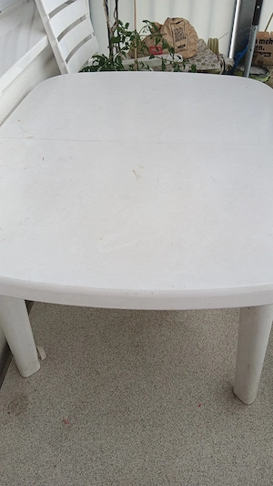 verschenken eine. grosen balkon  tischs  ab hollem giesing 