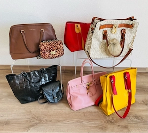 Vintage-Handtaschen   Leder, Designer-Sammlerstücke, Charaktervoller Charme, ab 21- 124 