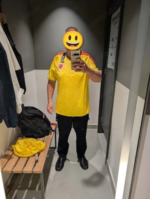 Er sucht in für Massage und auch mehr 