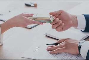 Finanzdienstleistungen, ohne Zweifel, und auch Bürokratie