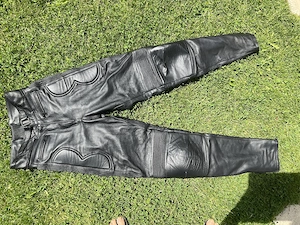 Motorradhose Damen Leder Gr. 36 S - Schwarz Bestzustand mit Protektoren an Knie und Hüfte