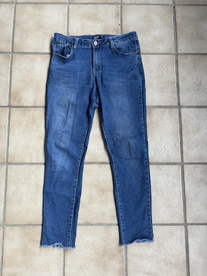 Daysie Blaue Jeans mit Raw Hem   Sehr guter Zustand!