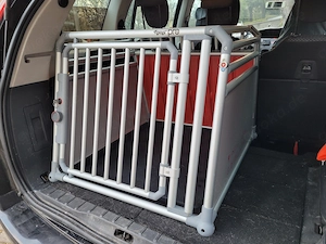 XXL Alu Hundebox 4pets 4L Transportbox Auto Kofferraum Touran