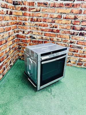  Einbau-Backofen   Dampfunterstützung NEFF (Lieferung möglich)