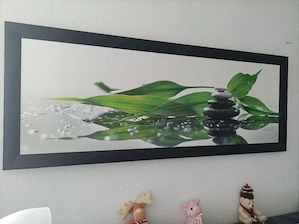 Großes Bild und 4 kleine schwarze Bilderrahmen 