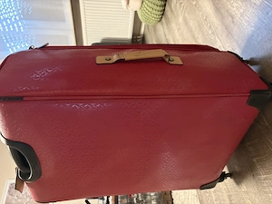 Guess Koffer XL himbeerfarben 