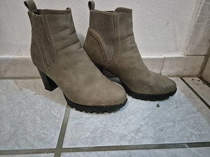 Getragene Schuhe zu verkaufen
