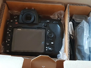Nagelneue, unbenutzte Nikon D850