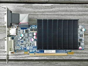 HIS Radeon HD5570 Silent Passiv Geräuschlos HDMI DVI VGA. Tiptop.