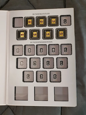 7 x Goldbarren  "Kanzler" 1 1000 oz 999er Feingold mit Colorierung + Sammelalbum