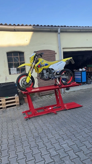 Motorradhebebebühne hydraulisch mit Radwippe -Top Zustand