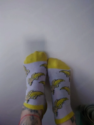Söckchen mit Bananenmuster gelb