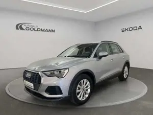 Audi Q3 Basis 1.5 TFSI DSG AHK