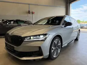Skoda Superb Combi 2.0TSI Sportline Sthzg HeadUp AHK Pano