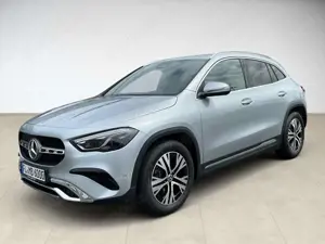 Mercedes-Benz GLA 180 ACC AHK AUT DynLicht Fernlichtass. Kam.