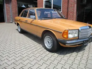 Mercedes-Benz Baureihe 123 Baureihe 123 240 D  automatik H-Kennzeichn