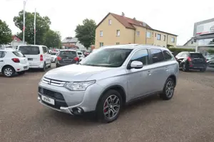 Mitsubishi Outlander ClearTec Instyle 4WD l VOLL l 7-SITZER Bild 3