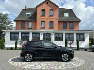 Hyundai KONA Prime LEDER LED HUD NAV S-DACH 64KWh