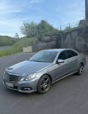 Mercedes-Benz E 200 CDI DPF BlueEFFICIENCY Automatik