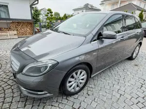 Mercedes-Benz B 200 B 200 (BlueEFFICIENCY) 7G-DCT