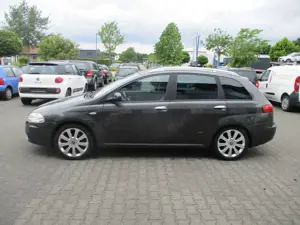Fiat Croma Croma 2.2 16V Emotion Leder Klima Pano Alu Ahk