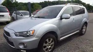 Mitsubishi Outlander Outlander Diesel 2.2 DI-D ClearTec 2WD Edition Bild 3