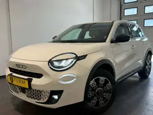 Fiat 600 Hybrid Automatik|Garantie|180°Kamera|SHZ|LED