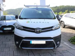 Toyota Proace 2,0 Diesel L1 Kasten Meister mit Regalsystem, Dachträger und Anhängevorrichtung