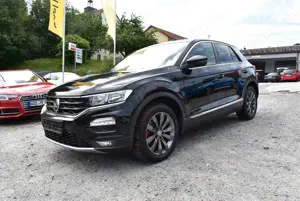 Volkswagen T-Roc Sport "Navi/Kamera/SHZ/AHK/PDC"