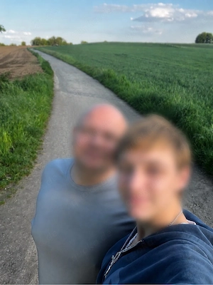 Wir Suchen Eine ( Frau )