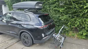 Volkswagen Tiguan mit Dachbox + Fahrradträger + Grundträger