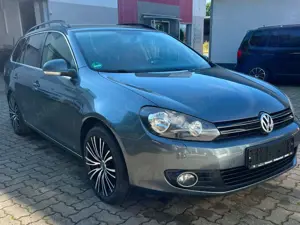 Volkswagen Golf Variant Comfortline 8 fach bereift