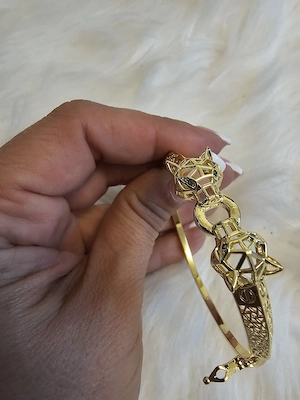 Eleganter Armreif mit Panther-Design   Goldoptik