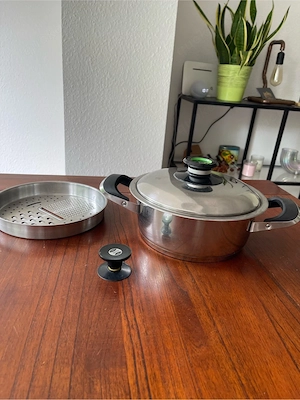 AMC Edelstahltopf mit Deckel & Einsatz