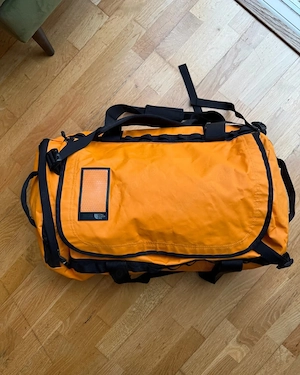 The North Face Base Camp Duffel M - 71L - Summit Gold Schwarz -