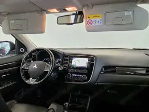 Mitsubishi Outlander 2.2 DI-D Top 4WD 7-Sitze|AHK|KAMERA|F1 Bild 2