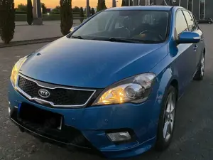 Kia Ceed / cee'd 1.6 CVVT TÜV 11/27 sehr viel Ausstattung