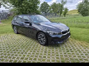 BMW 320 320i Touring Aut. Advantage