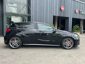 Mercedes-Benz A 45 AMG A 45 AMG 4Matic AMG Speedshift 7G-DCT